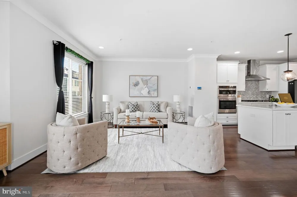 2874 LOWEN ROAD Alexandria, VA 22303
