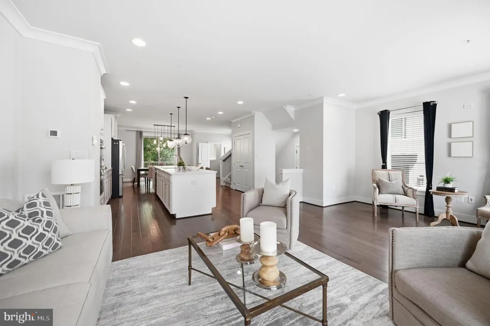 2874 LOWEN ROAD Alexandria, VA 22303