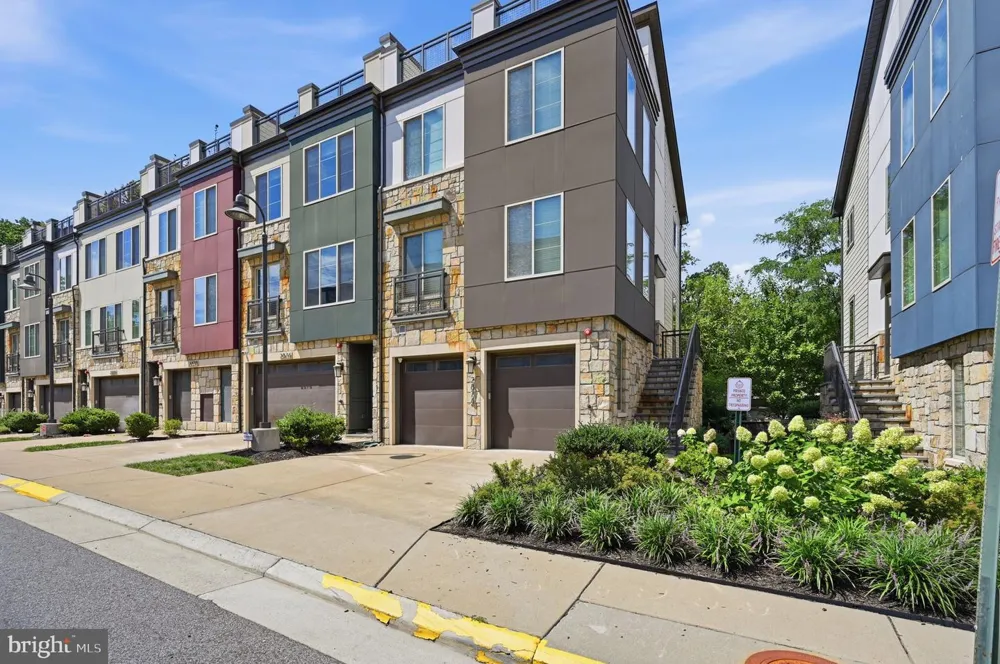 2874 LOWEN ROAD Alexandria, VA 22303