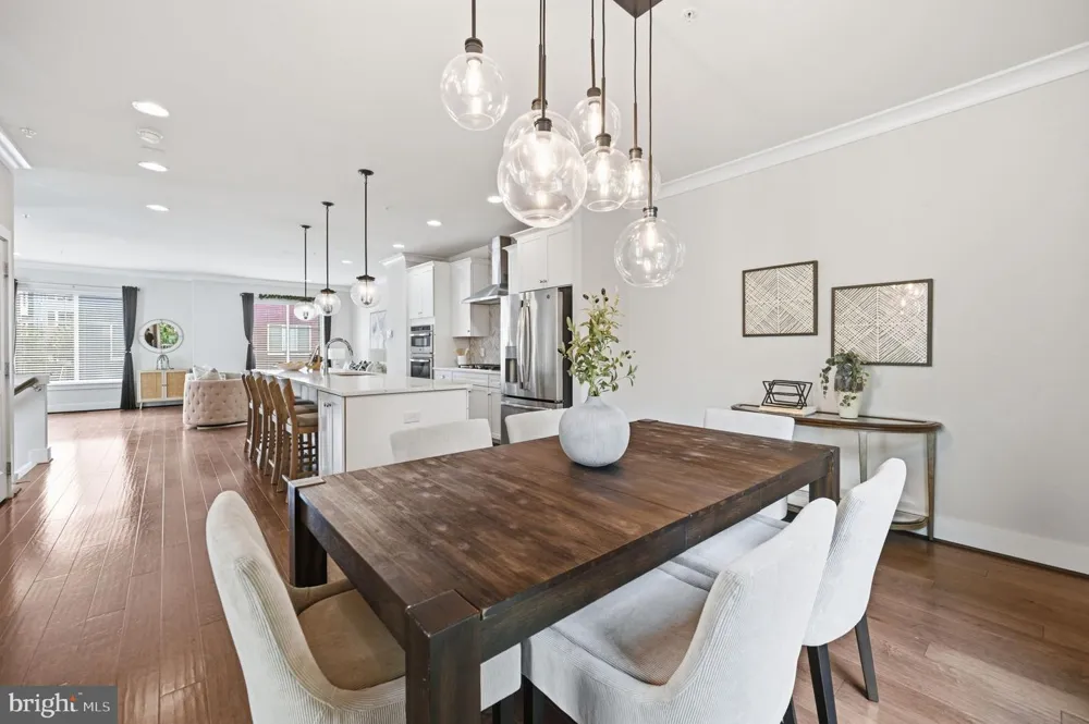 2874 LOWEN ROAD Alexandria, VA 22303