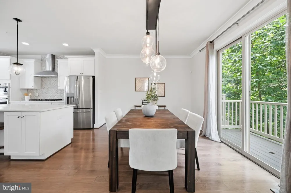 2874 LOWEN ROAD Alexandria, VA 22303