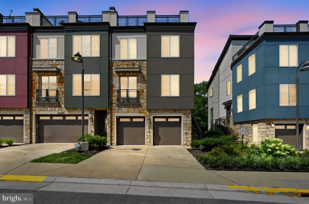 2874 LOWEN ROAD Alexandria, VA 22303