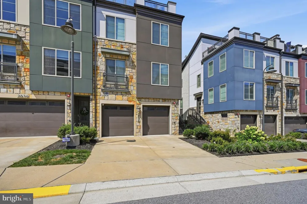 2874 LOWEN ROAD Alexandria, VA 22303
