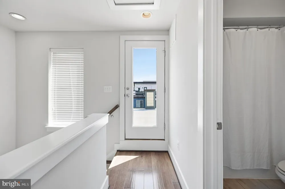 2874 LOWEN ROAD Alexandria, VA 22303
