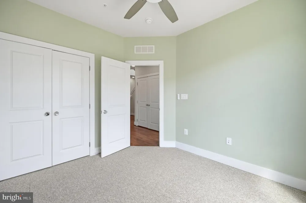 2874 LOWEN ROAD Alexandria, VA 22303