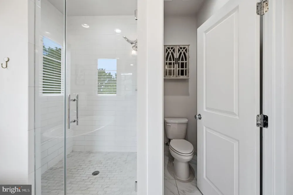 2874 LOWEN ROAD Alexandria, VA 22303