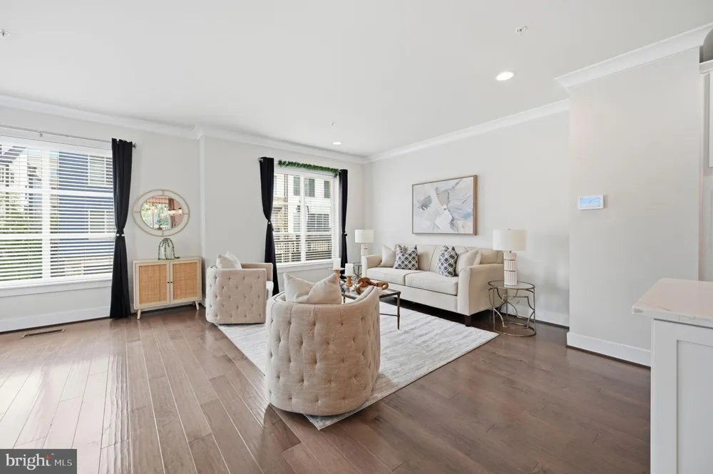 2874 LOWEN ROAD Alexandria, VA 22303
