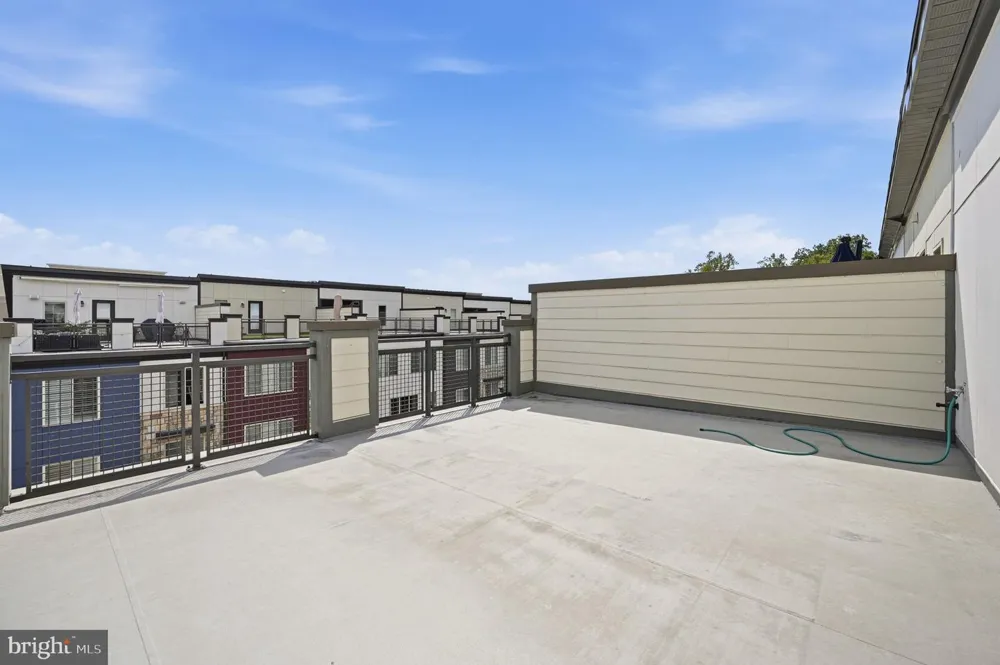 2874 LOWEN ROAD Alexandria, VA 22303