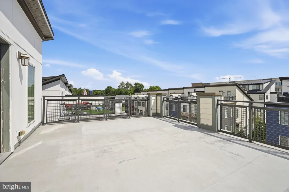 2874 LOWEN ROAD Alexandria, VA 22303