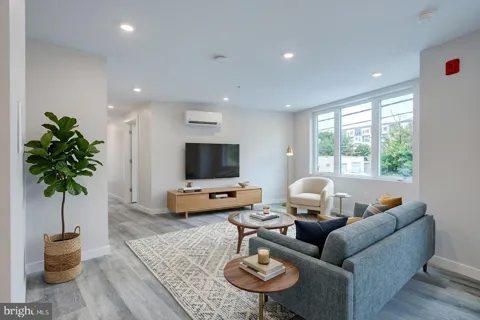 2240 FRANKFORD AVENUE #4