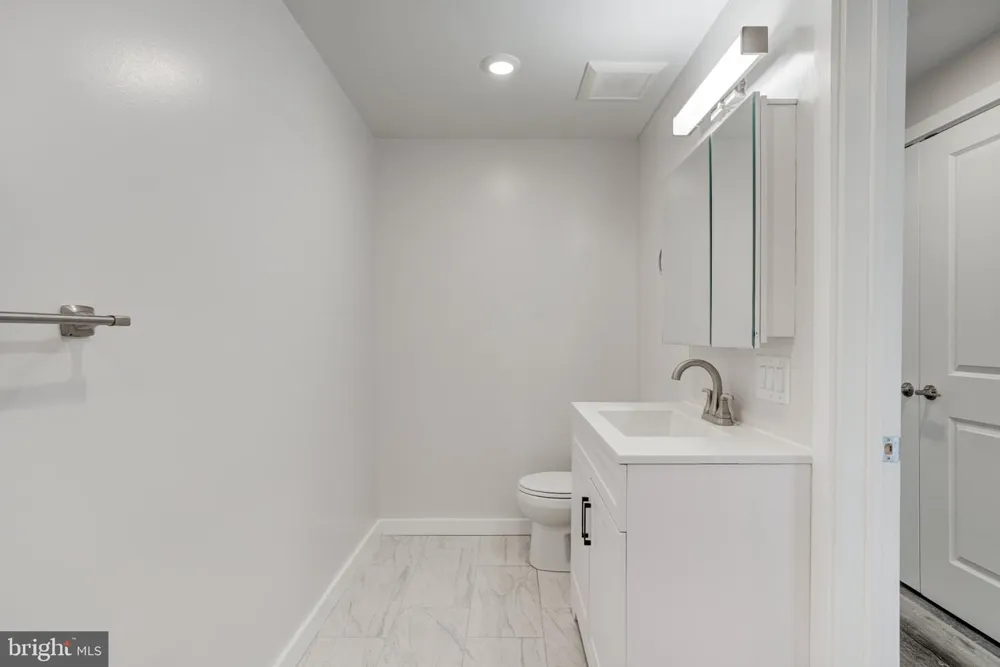 2240 FRANKFORD AVENUE #4 Philadelphia, PA 19125