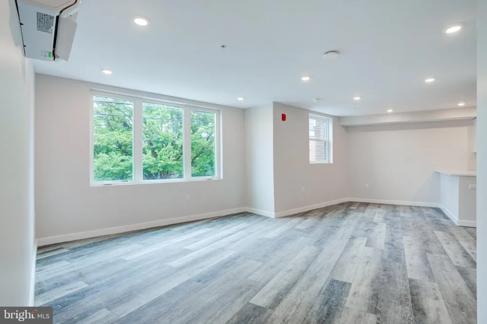 2240 FRANKFORD AVENUE #4 Philadelphia, PA 19125