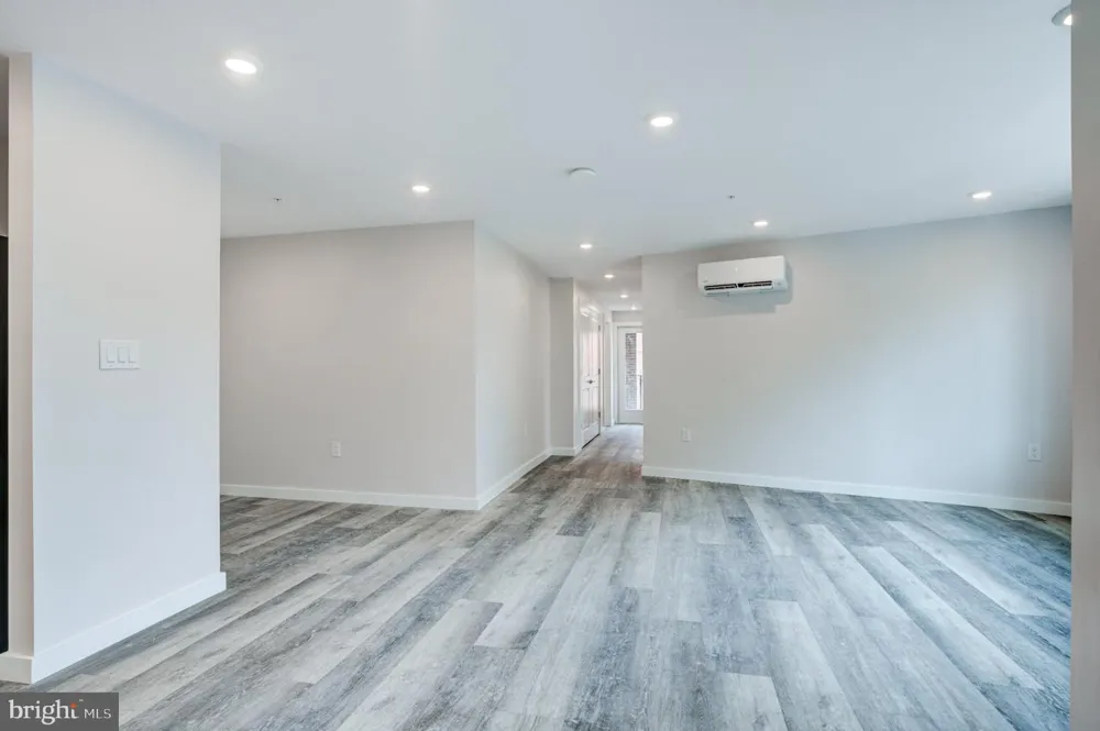 2240 FRANKFORD AVENUE #4 Philadelphia, PA 19125