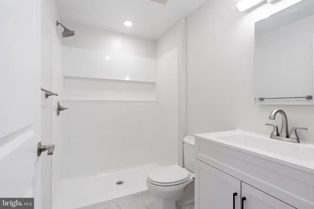 2240 FRANKFORD AVENUE #4 Philadelphia, PA 19125