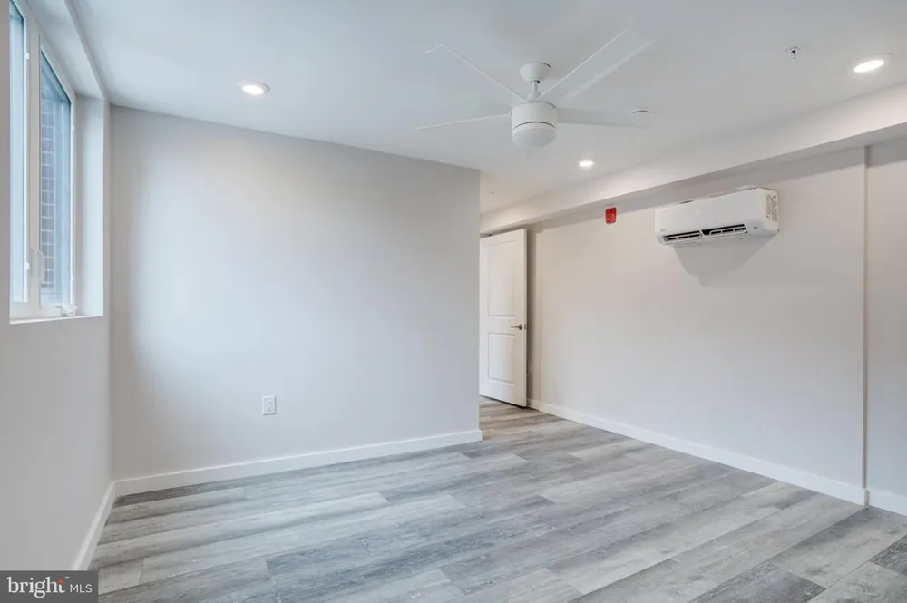 2240 FRANKFORD AVENUE #4 Philadelphia, PA 19125