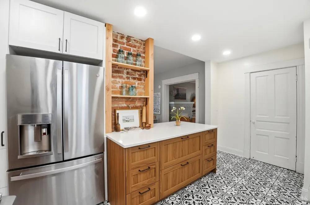 5300 Stewart Avenue Cincinnati, OH 45227