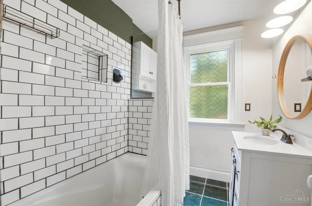 5300 Stewart Avenue Cincinnati, OH 45227