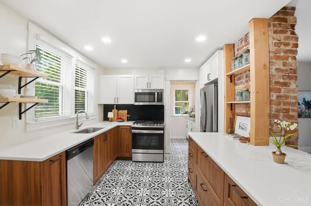5300 Stewart Avenue Cincinnati, OH 45227