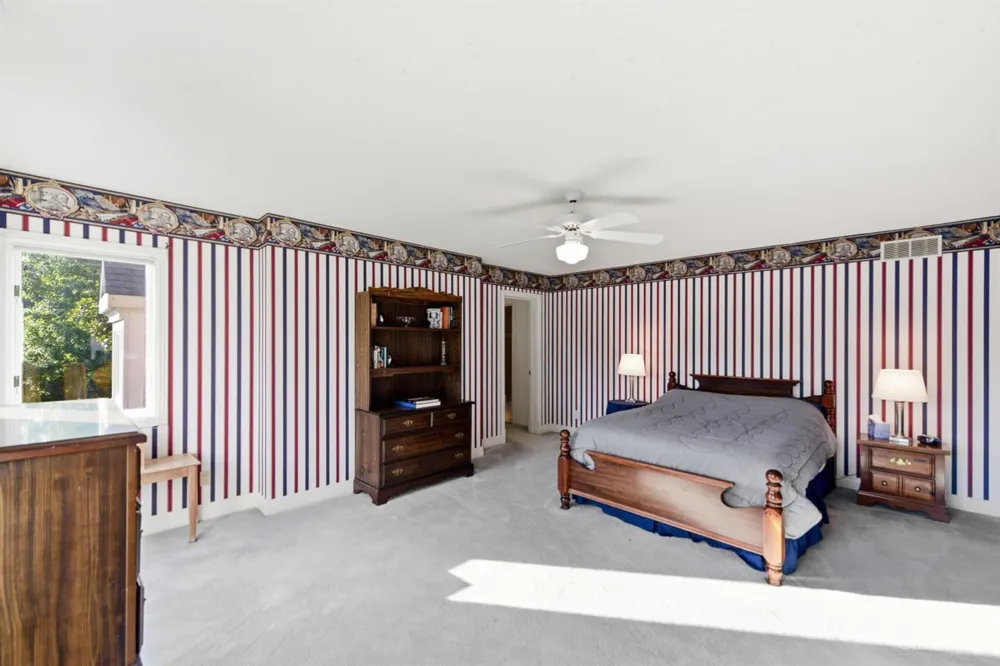 5595 Boomer Road Cincinnati, OH 45247