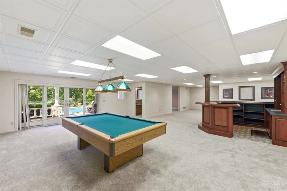 5595 Boomer Road Cincinnati, OH 45247