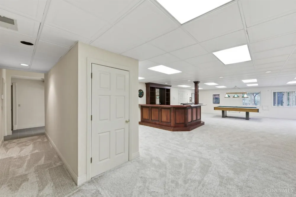 5595 Boomer Road Cincinnati, OH 45247