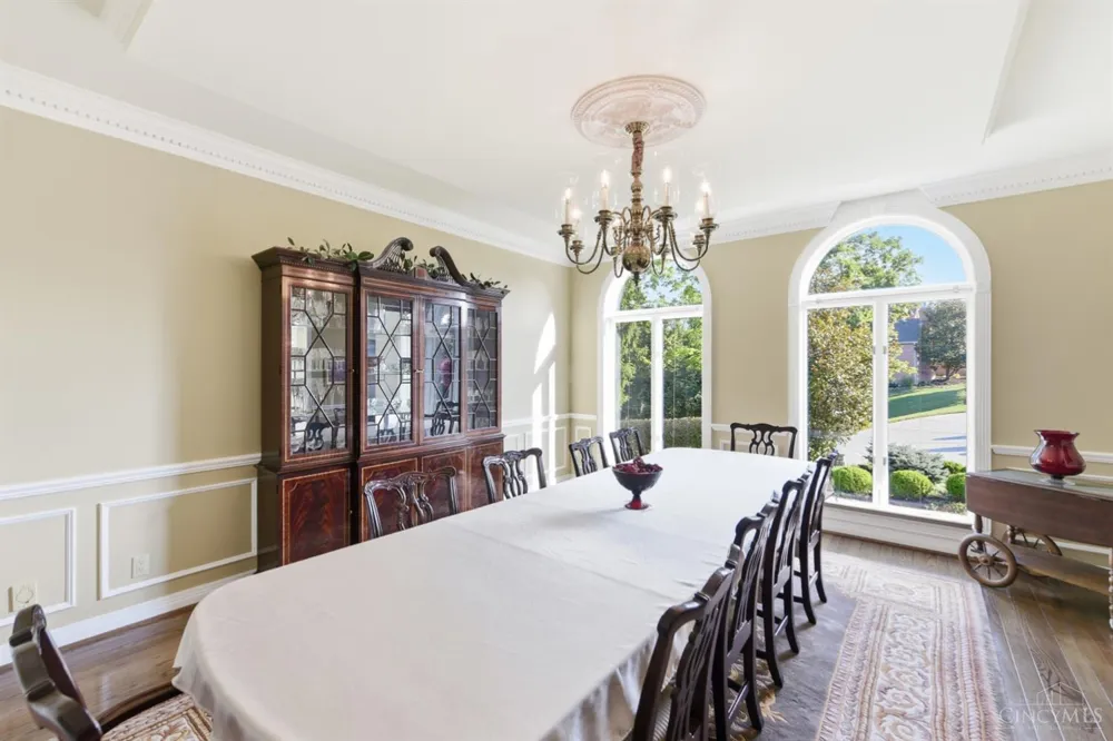 5595 Boomer Road Cincinnati, OH 45247