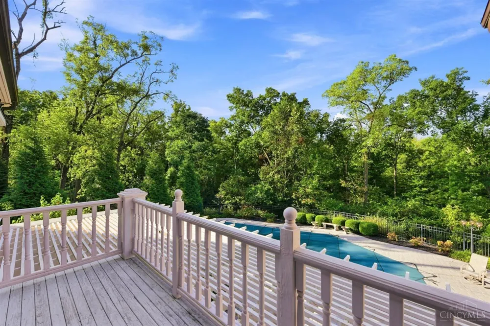 5595 Boomer Road Cincinnati, OH 45247