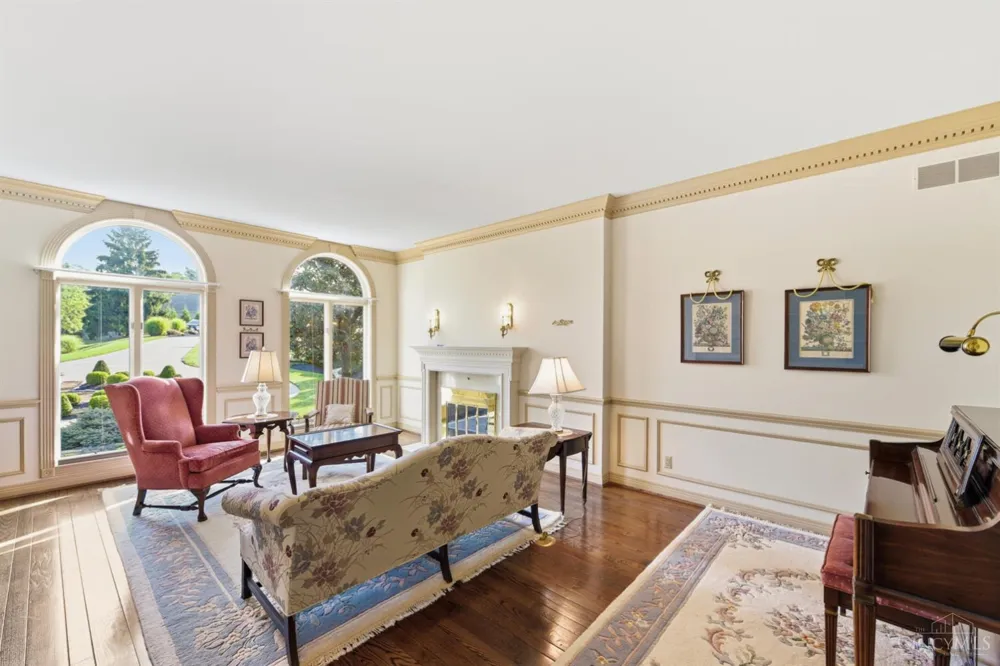 5595 Boomer Road Cincinnati, OH 45247