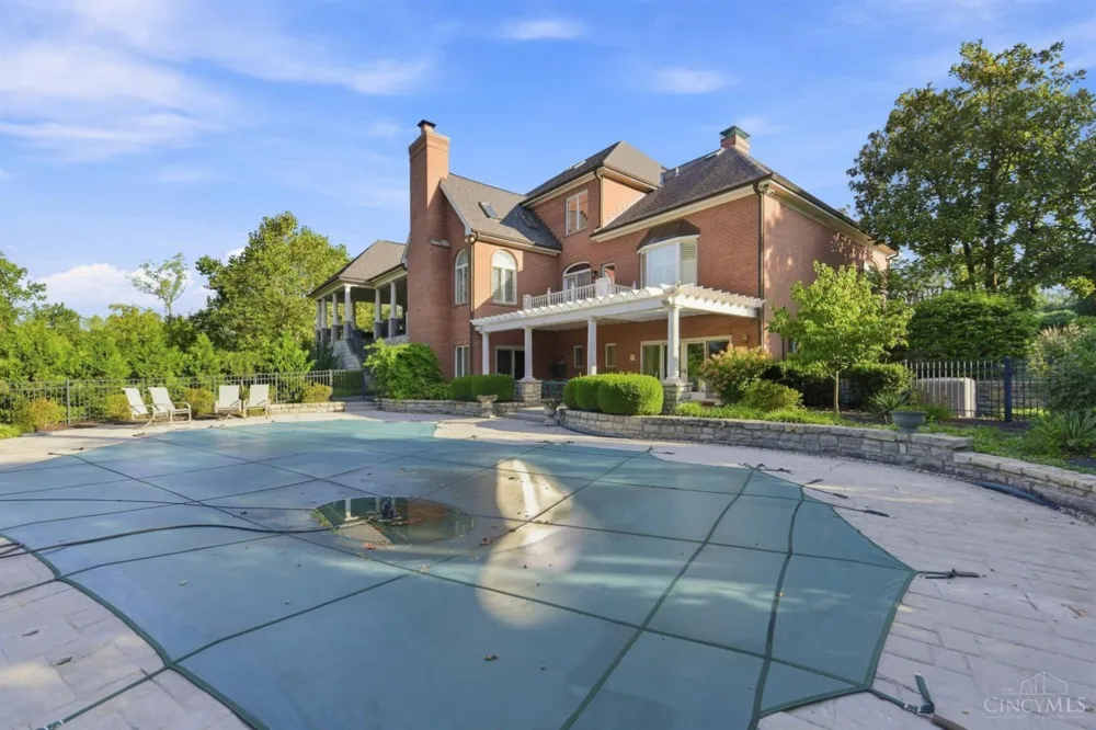 5595 Boomer Road Cincinnati, OH 45247