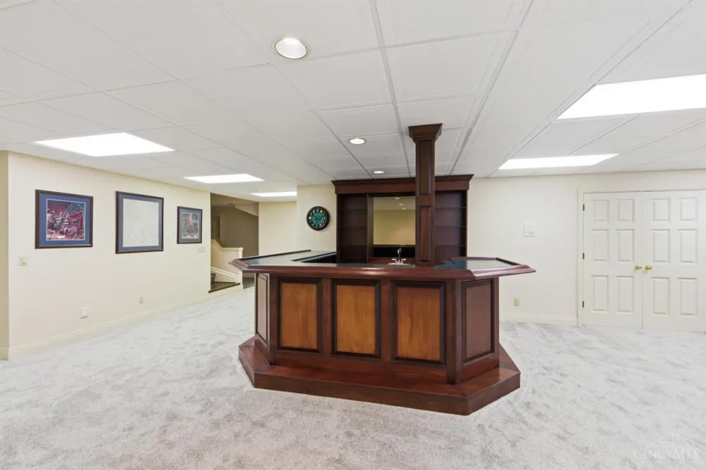 5595 Boomer Road Cincinnati, OH 45247