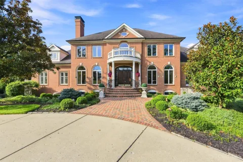 5595 Boomer Road
