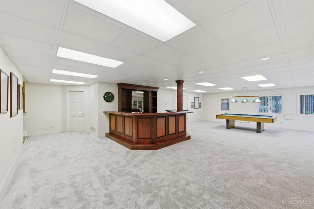 5595 Boomer Road Cincinnati, OH 45247