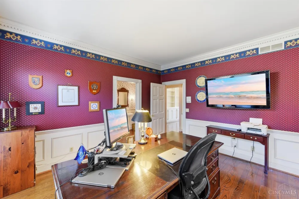 5595 Boomer Road Cincinnati, OH 45247