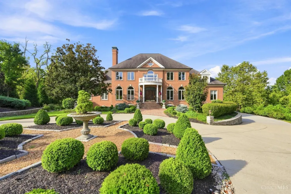 5595 Boomer Road Cincinnati, OH 45247
