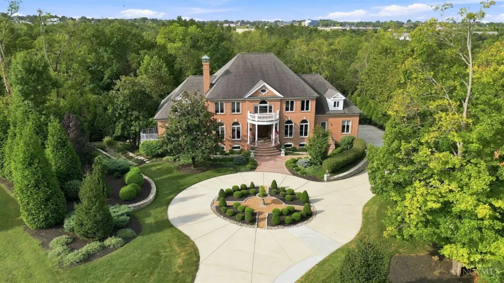 5595 Boomer Road Cincinnati, OH 45247