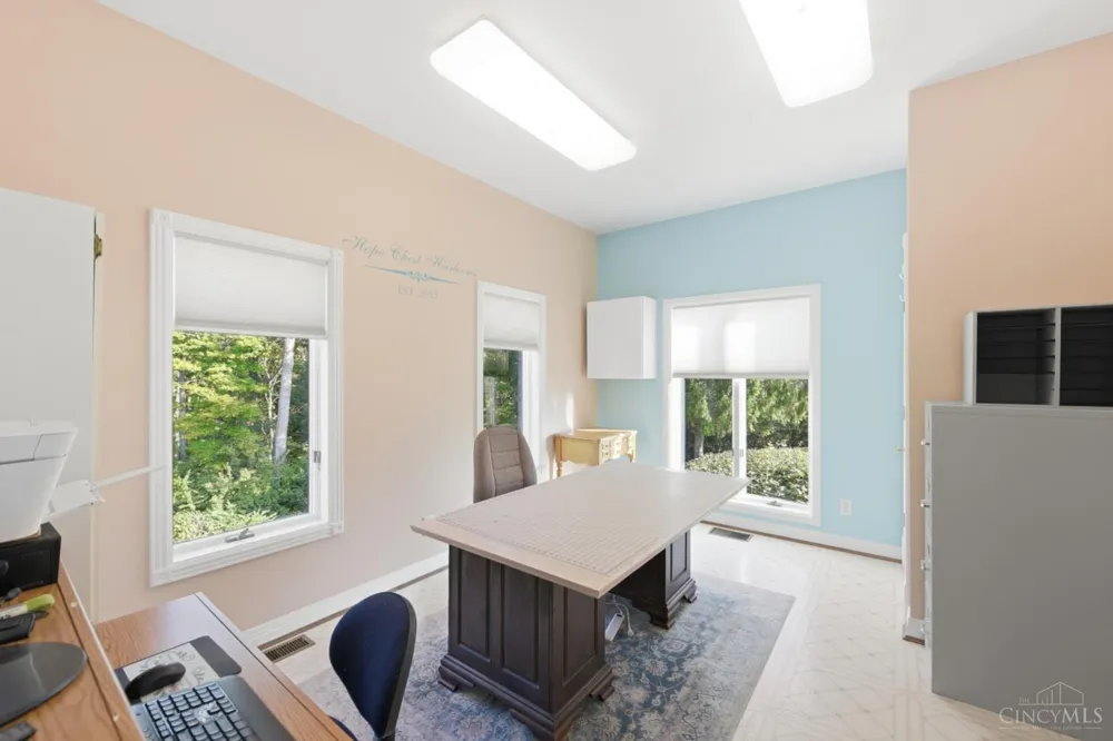 5595 Boomer Road Cincinnati, OH 45247