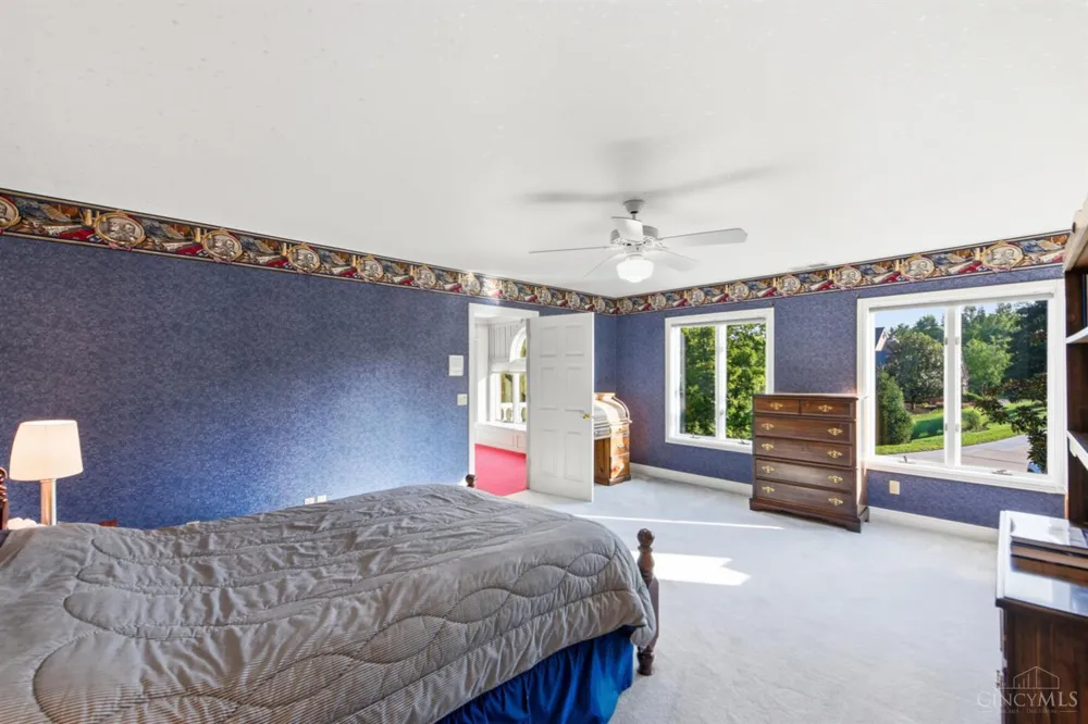 5595 Boomer Road Cincinnati, OH 45247