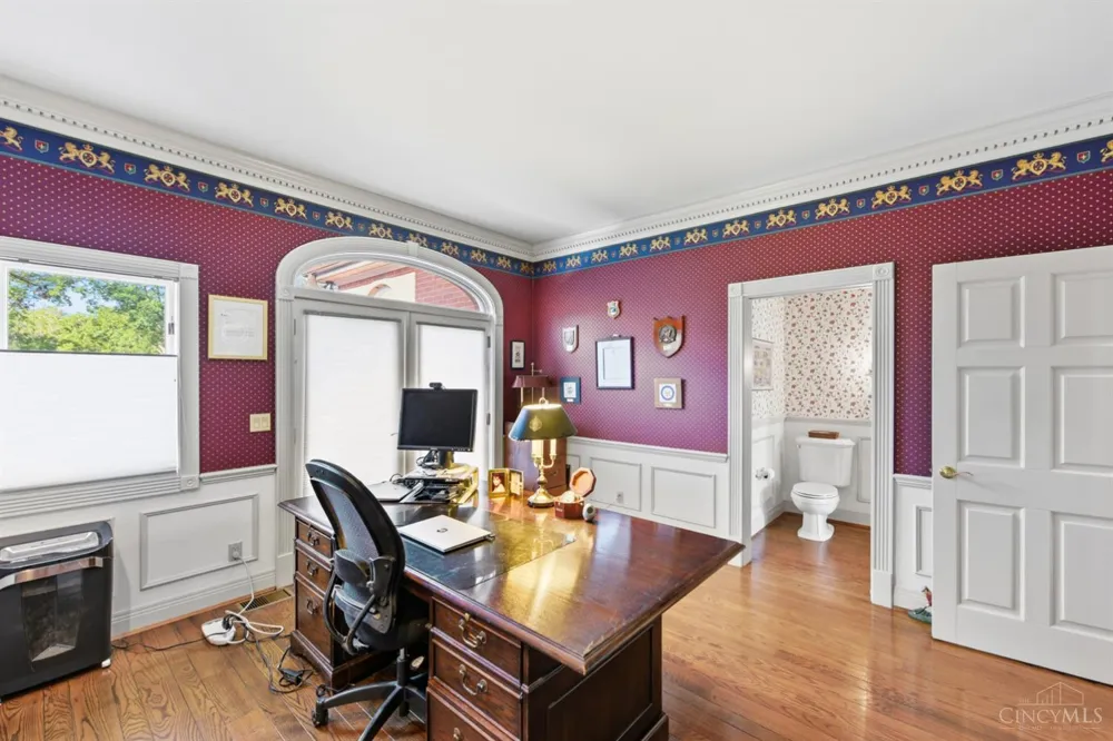 5595 Boomer Road Cincinnati, OH 45247