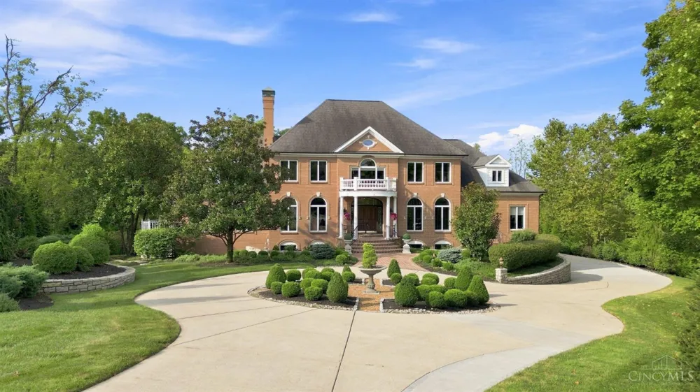 5595 Boomer Road Cincinnati, OH 45247