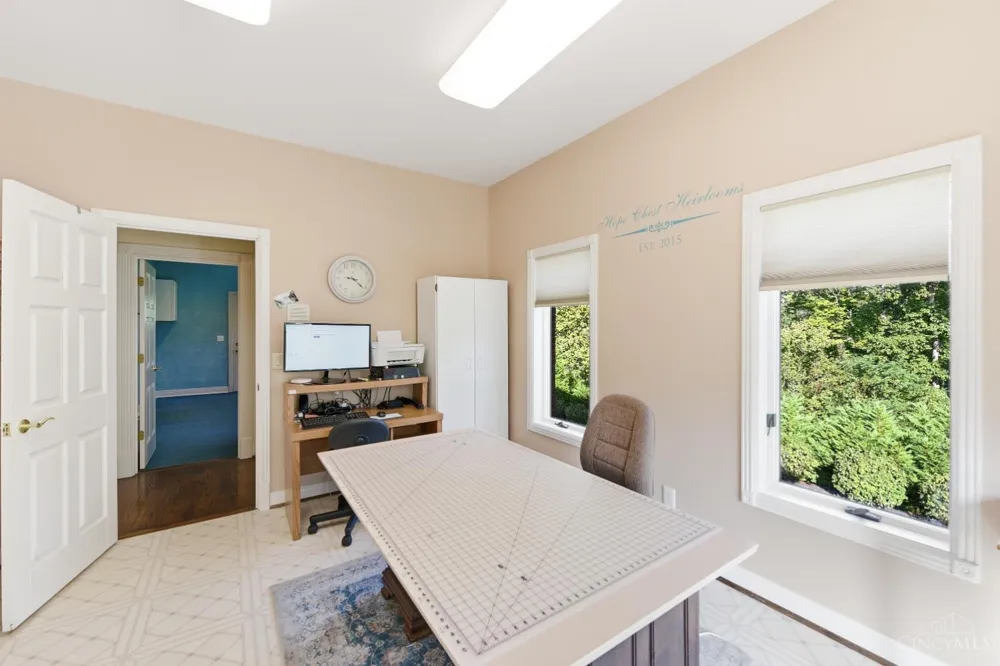 5595 Boomer Road Cincinnati, OH 45247