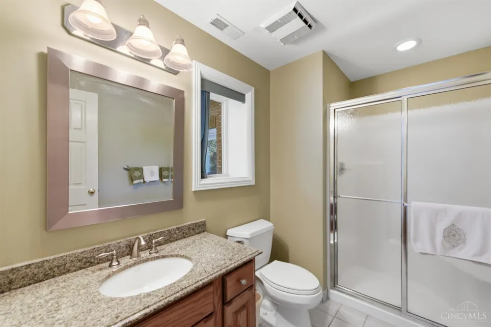 5595 Boomer Road Cincinnati, OH 45247
