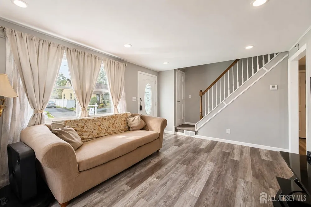 193 Old Road Sewaren, NJ 07077