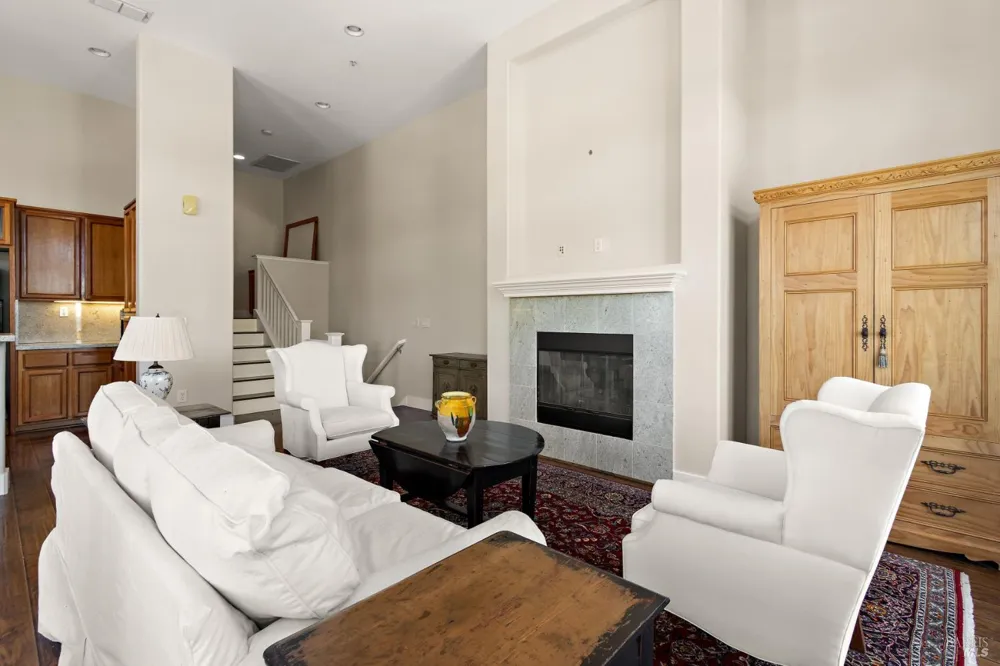 334 1st Street Benicia, CA 94510