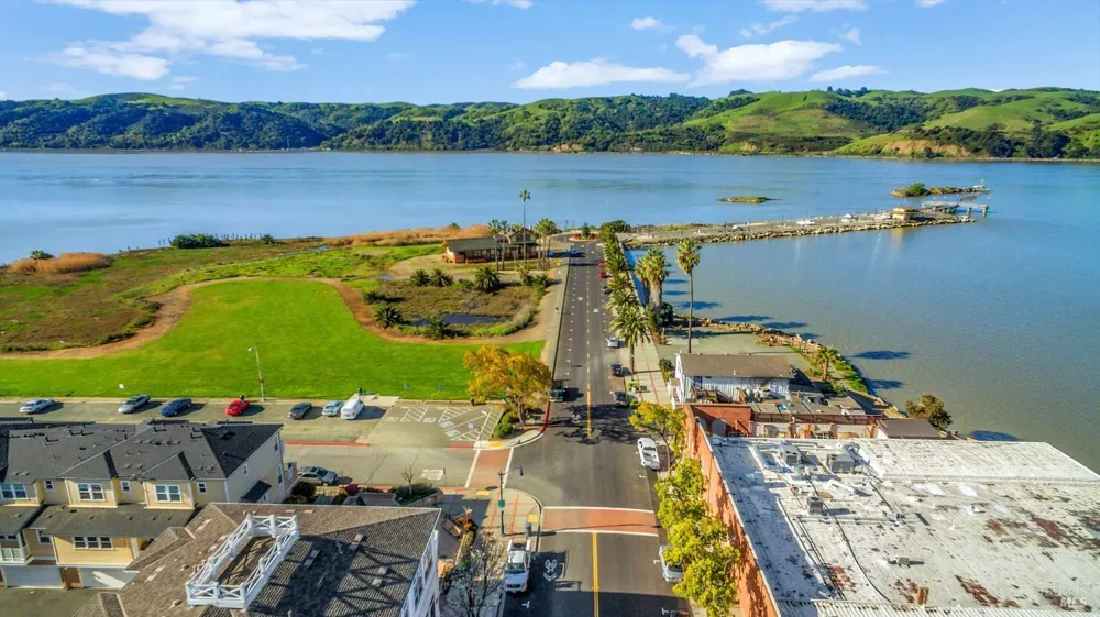 334 1st Street Benicia, CA 94510