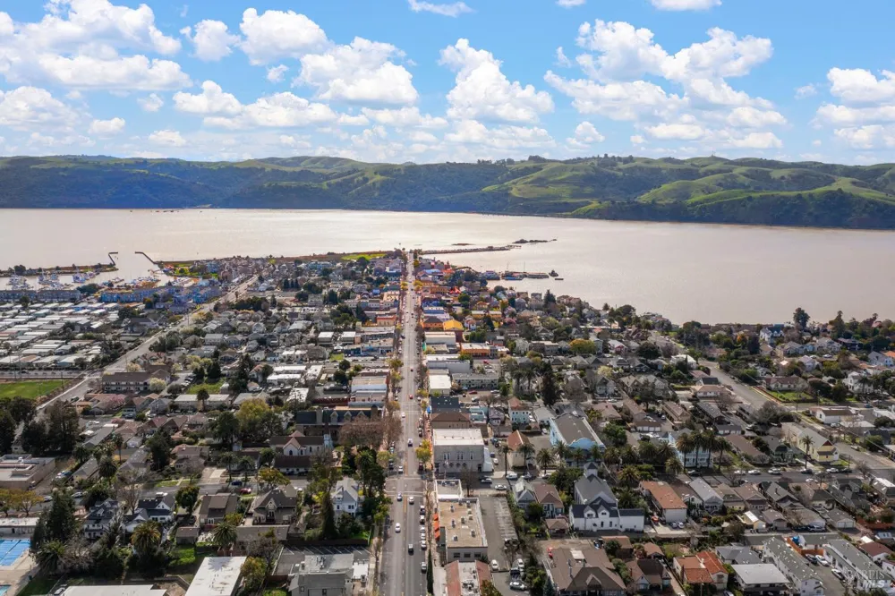 334 1st Street Benicia, CA 94510