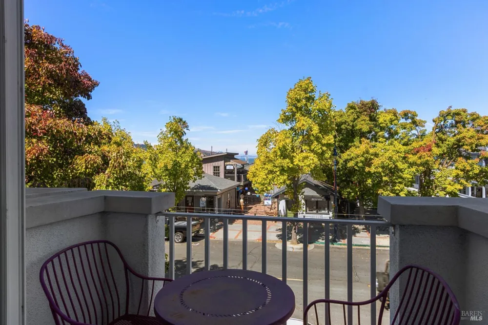334 1st Street Benicia, CA 94510
