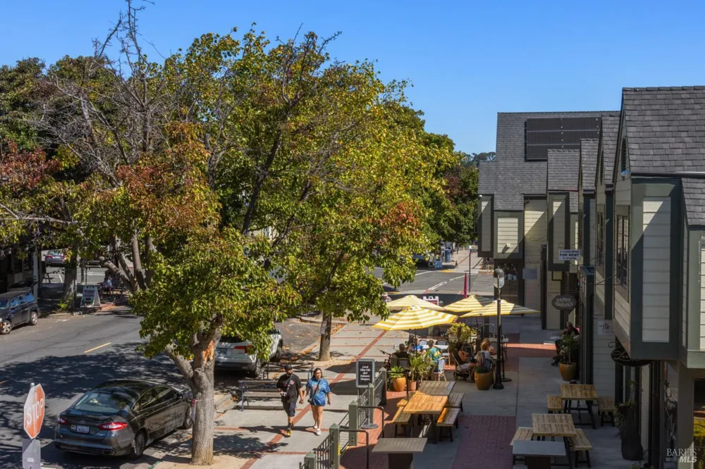 334 1st Street Benicia, CA 94510