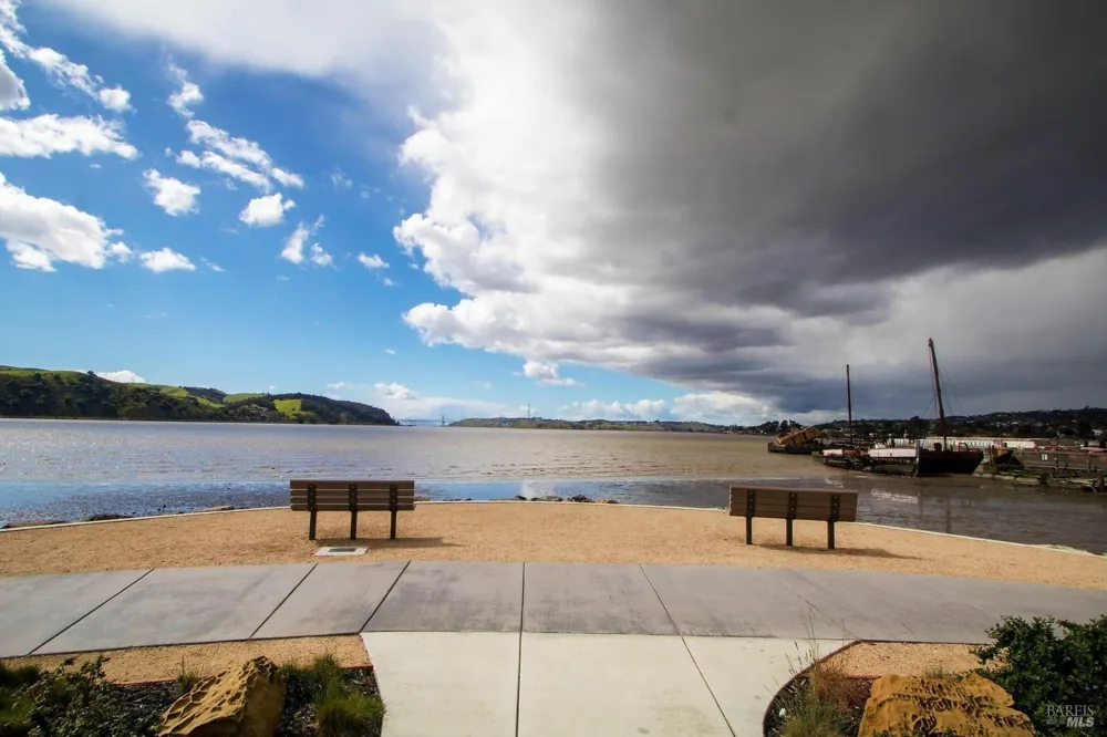334 1st Street Benicia, CA 94510