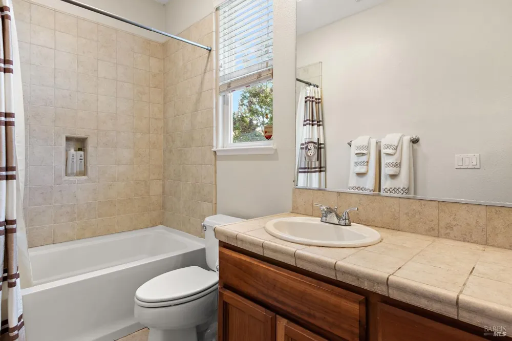 334 1st Street Benicia, CA 94510