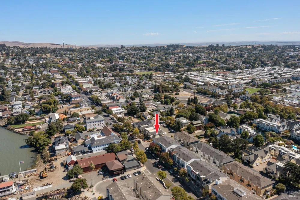 334 1st Street Benicia, CA 94510